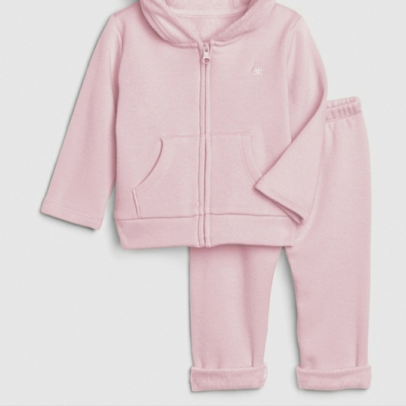 🆕️ Gap Baby Cozy Brannan Bear Outfit Set in Pink Cameo size 6-12 months - Picture 2 of 8